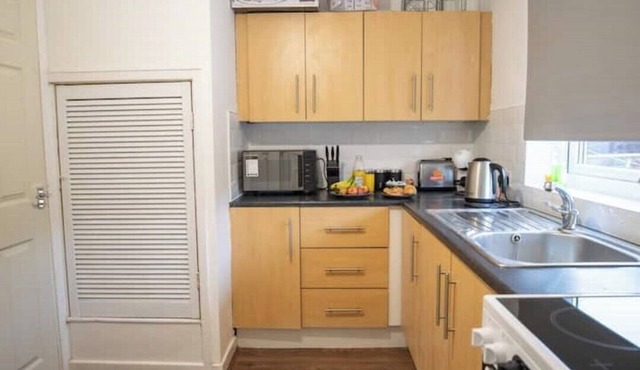 Seabright Homes- 6bedroom, free wifi, free parking