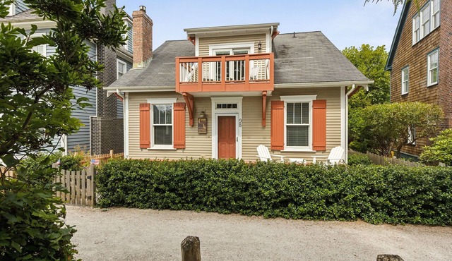 Seabrook's Coyote Cottage, a 4-bedroom, oceanview home!