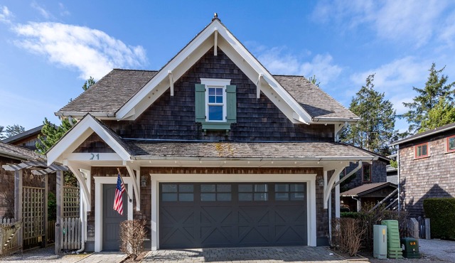 Seabrook's Nantucket House: Oceanfront, Dog Friendly