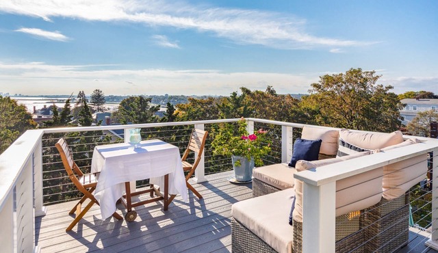 SeaCity View: Roofdeck View of Ocean & Boston - 5min walk to Boston Trains!