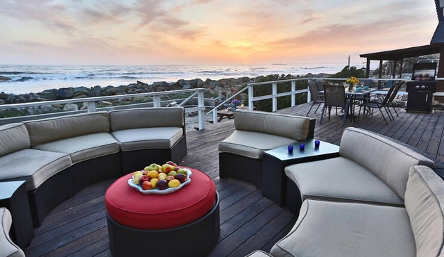 Seacliff Beach House - On The Sand in Ventura County