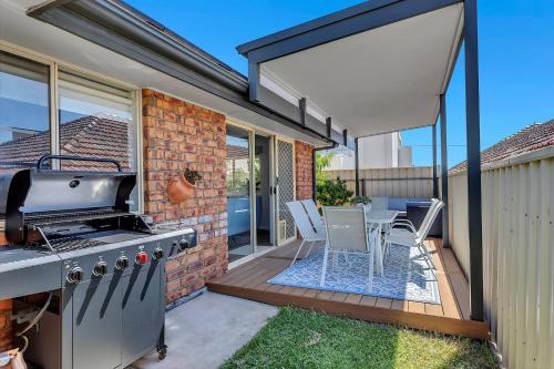 Seacliff Haus - Walk to Beach, Jetty & Local Dining