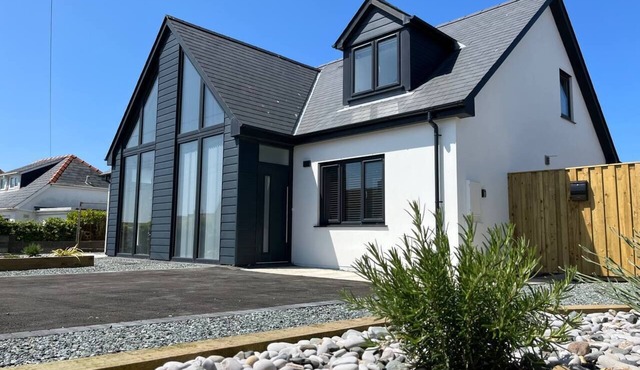 Seacliff Located Just 200m From the Popular Broad Haven Beach, Pembrokeshire