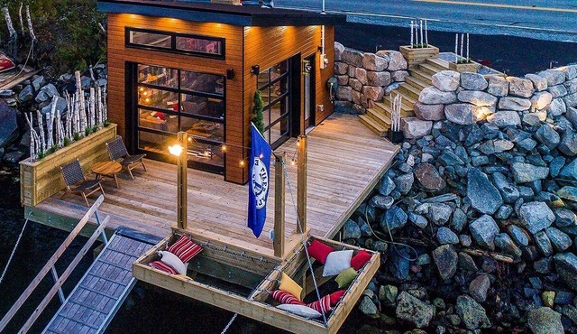 Seacliff- Luxury Halifax Waterfront Paradise -Pool, Hot Tub, Wharf & Boathouse