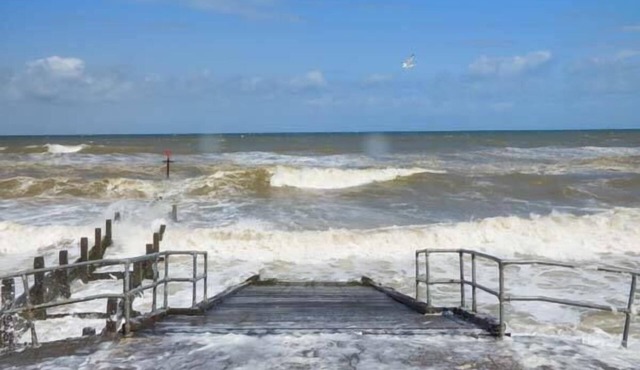 SEACLOSE, pet friendly, country holiday cottage in Walcott