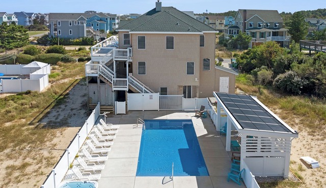 SeaClusion: Oceanside, Private Pool, Hot Tub, Elevator, 180 feet to the beach!