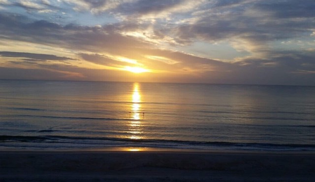 SEACLUSION!Private Family/Pet Friendly SINGLE STORY Villa by the SEA! Pool/Beach