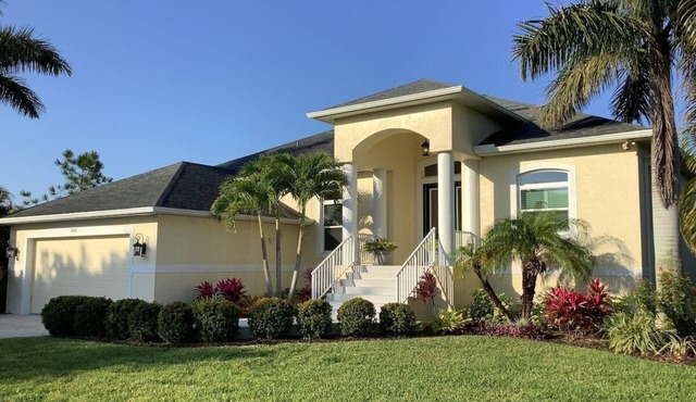 Seaclusion - stunning bayfront home with pool