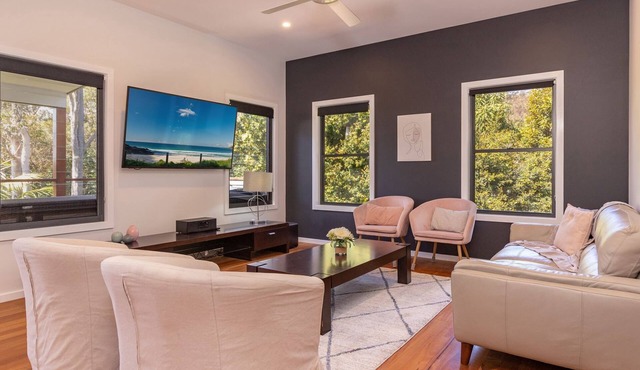 Seaclusion . walk to the Beach, Lake or the The Recky!