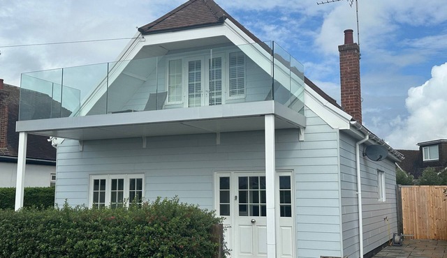 Seacote: Family Seafront Home in Selsey – Sleeps 7, Hot Tub & Sea Views