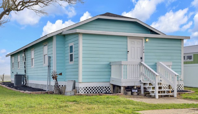 Seacrest Waterfront - 3BR - King Bed + Game Room