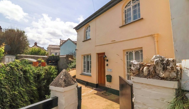 SEACROFT COTTAGE, pet friendly, with a garden in Combe Martin