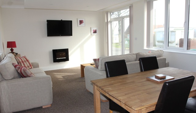 Seadale Lodge- Holiday rental that sleeps 4-6 people with superb view of Filey