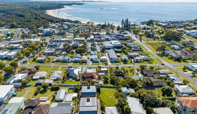 Seadream on Nelson. New Listing.npet Friendly , 300m Stroll to Beach and Cafes