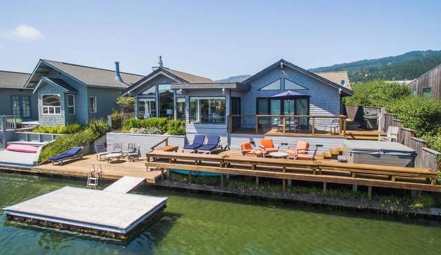 Seadrift Waterfront Escape w/Game Room & Hot Tub