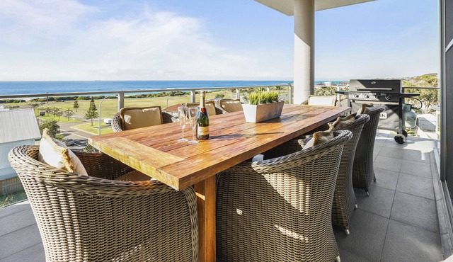 SeaDuce @ Caves Beach