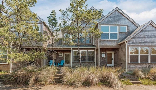 SeaEscape: Cute home, dog ok, near beach & pub!