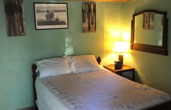 Seafarer Inn and Cottages