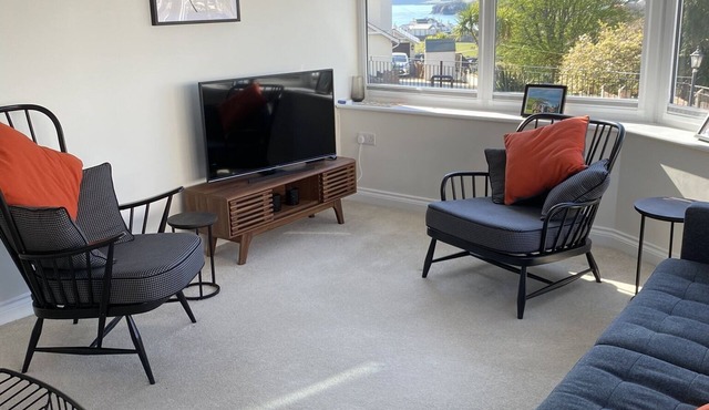 Seaford Sands holiday home with sea view and on South West Coast path