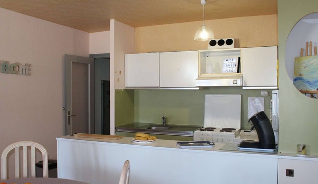 Seafront 2-Room Apartment with Terrace & Private Parking, Sleeps 5, in Port-la-Nouvelle