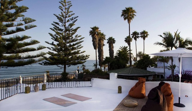 Seafront 2 villas in Golden Mile, Marbella - safe summer on the beach in privacy