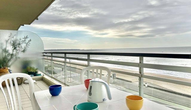 Seafront Apartment - 2 Rooms, Terrace, Parking - La Baule