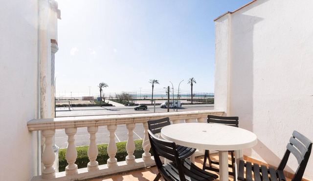 Seafront Apartment with Parking Empuriabrava