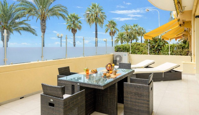 Seafront apartment with large terrace