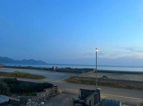 Seafront cottage Dinas Dinlle