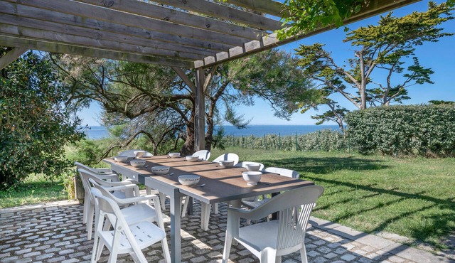 Seafront house - 10 people - Garden