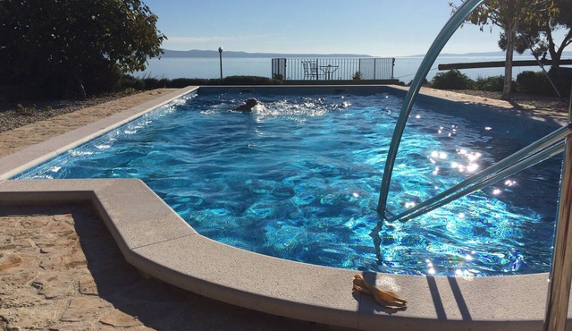 Seafront house with pool in Split,100m to the beach