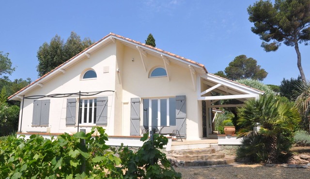 Seafront luxury villa with panoramic view over the Bay of St Tropez