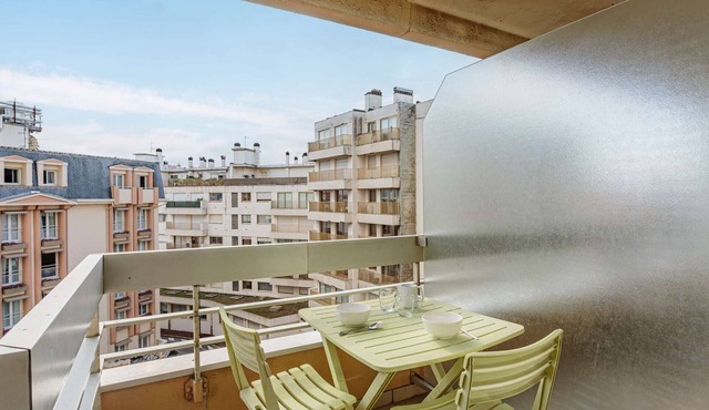 Seafront Studio with Pool in Biarritz