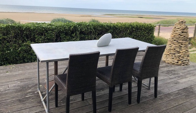 Seafront villa, landing beach, Bernières/sea, 3 bedrooms, sleeps 8