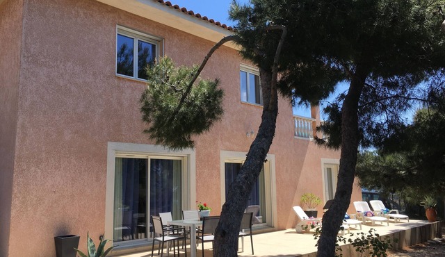 Seafront villa La Quiétude
