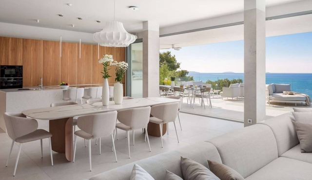 Seafront Villa Smokvica !