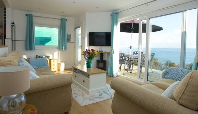 Seaglass, beautiful villa with spectacular sea views over Wheelers Bay & parking