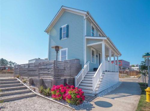Seaglass Cottage by Seabrook Hospitality