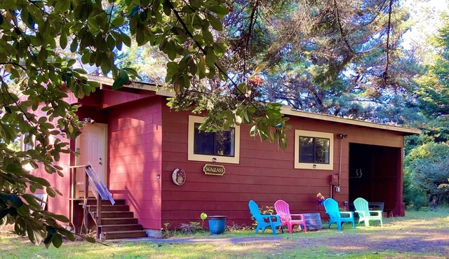 Seaglass Cottage & Nature Sanctuary-Minutes to Mendocino Village, Beaches, Ocean