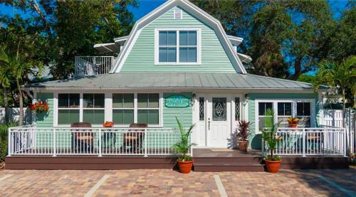 SeaGlass Inn