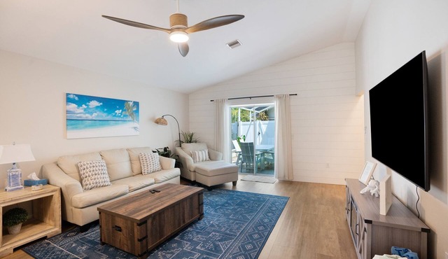 SeaGlass: New Renovation Sleep 12 Hot tub, Pool