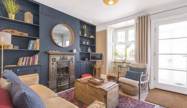 Seagrass Cottage - Beautifully renovated with view