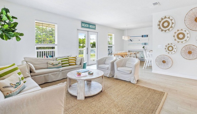 Seagrove Beach 30A "The Sweet Southern Juan"nJust steps from the Ocean