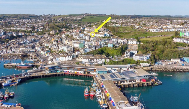 Seagulls view is a modern 3 bedroom house sleeping up to 5 guests.