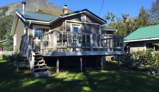 Seahorse Cottage- ocean view family home