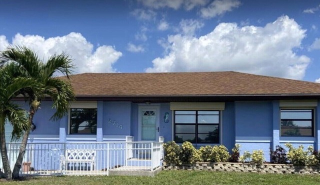 Seahorse Themed, Cozy Cottage that Feels Like Home