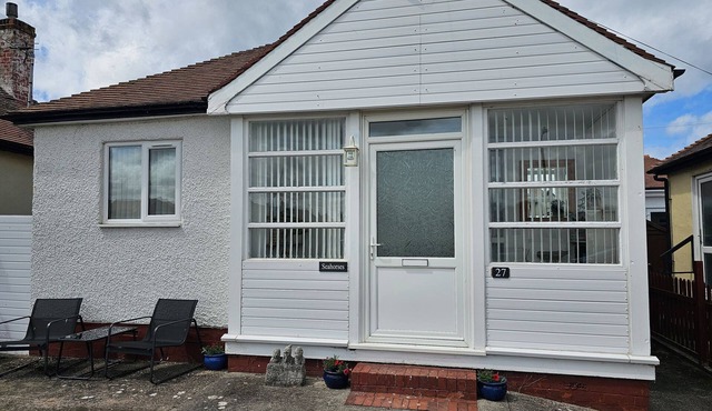 SEAHORSES, pet friendly, country holiday cottage in Kinmel Bay