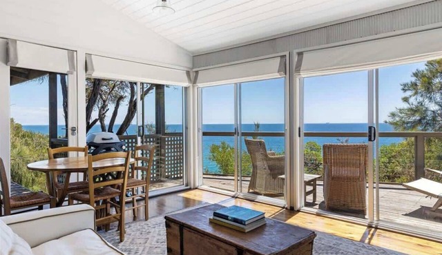 Seahouse Studio - Private Beach Access, Pets