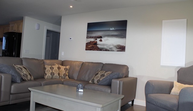 Seal Cove B&B - Entire 2 Bedroom Ocean View Apartment- ATV Trail- Heated Floors