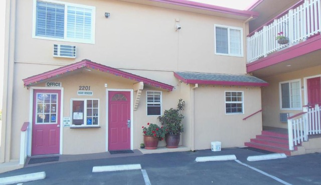 Sealamp Inn